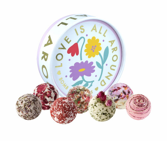 Love is all around bath creamer gift box